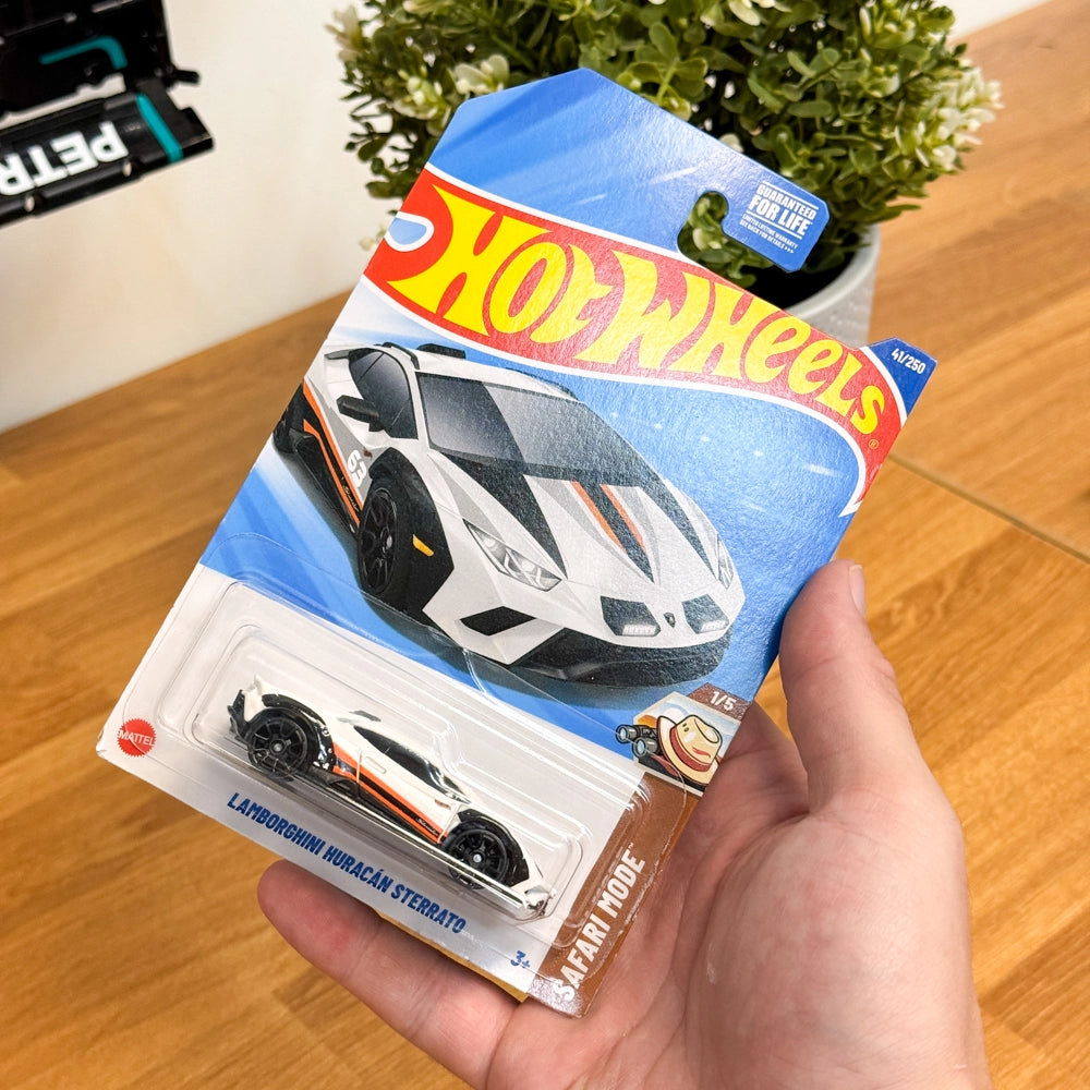 Hot Wheels Lamborghini Huracán Sterrato oranje VS |