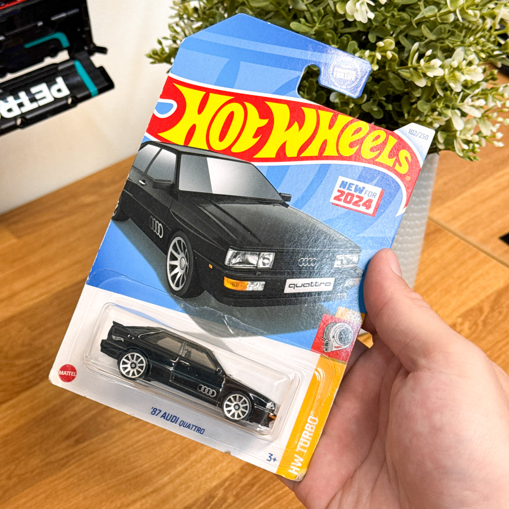 Hot Wheels '87 Audi quattro zwart VS |