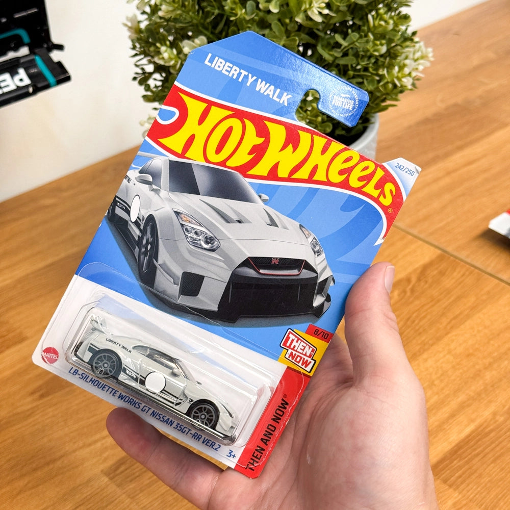 HotWheels LB-SILHOUETTE WORKS GT NISSAN 35GT-RR VER.2